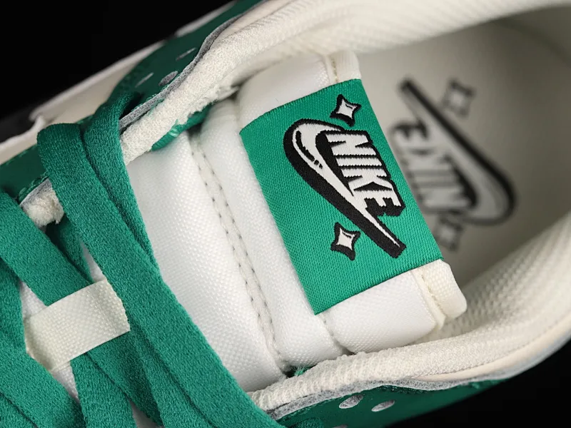 All Categories Nk SB Dunk Series Nk SB Dunk Low Low-top Sneakers Nk SB Dunk Low "Lottery" Heineken Color SB Smashed Backboard Fashion Casual Sneakers DR9654-100